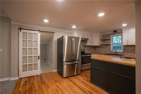 Kitchen - 300 SE 1st St, Lees Summit, MO 64063 photo 1 of 4