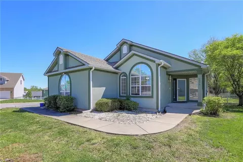 19619 E 7th Street Ct, Independence, MO 64056