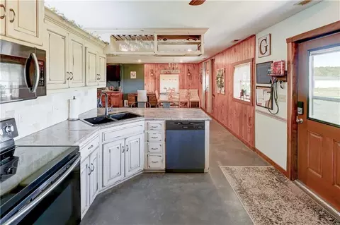 Kitchen - 11683 Highway Ff, Mayview, MO 64071 photo 4 of 8