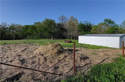 Exterior - 11683 Highway Ff, Mayview, MO 64071 photo 12 of 13