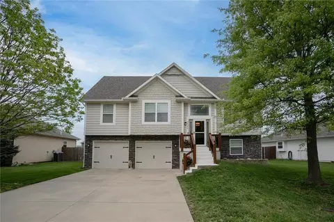 30200 W 185th St, Gardner, KS 66030