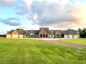 27589 W 151st St, Olathe, KS 66061