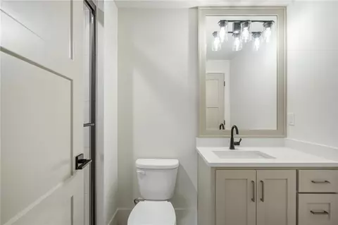 Bath - 514 Turnbridge Dr, Raymore, MO 64083 photo 6 of 7