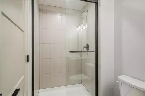 Bath - 514 Turnbridge Dr, Raymore, MO 64083 photo 7 of 7