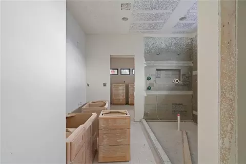 Bath - 514 Turnbridge Dr, Raymore, MO 64083 photo 1 of 1