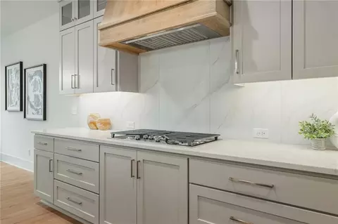 Kitchen - 514 Turnbridge Dr, Raymore, MO 64083 photo 3 of 8