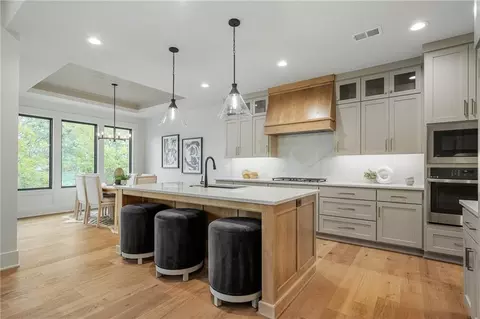 Kitchen - 514 Turnbridge Dr, Raymore, MO 64083 photo 8 of 8
