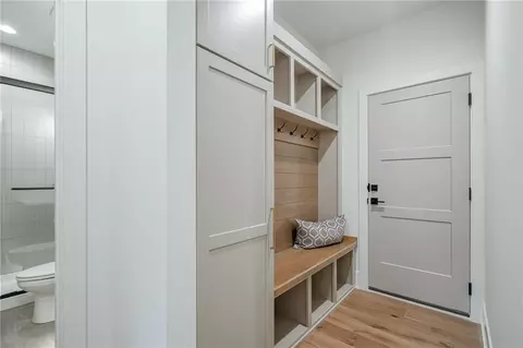 Entry Way - 514 Turnbridge Dr, Raymore, MO 64083 photo 5 of 5