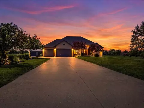 24503 E Woodland Cir, Lees Summit, MO 64086