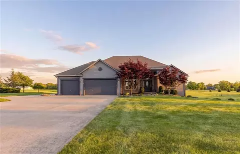 24503 E Woodland Cir, Lees Summit, MO 64086