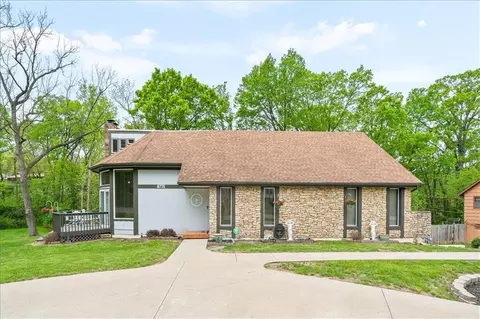 8731 Greeley Dr, Kansas City, KS 66109