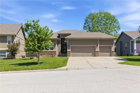 1923 S Cochise Ave, Independence, MO 64057