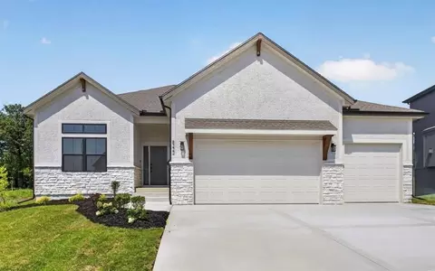 8222 NW 90th Ter, Kansas City, MO 64153