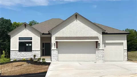 8222 NW 90th Ter, Kansas City, MO 64153