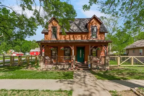 701 S Oak St, Ottawa, KS 66067