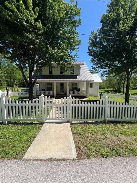 1525 S 80th St, Kansas City, KS 66111