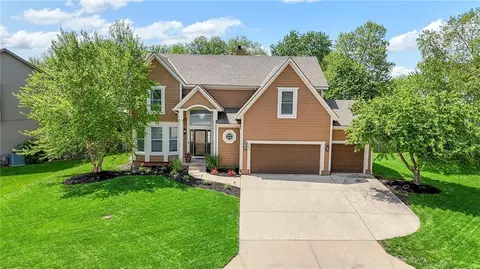 14712 Glenwood Ave, Overland Park, KS 66223