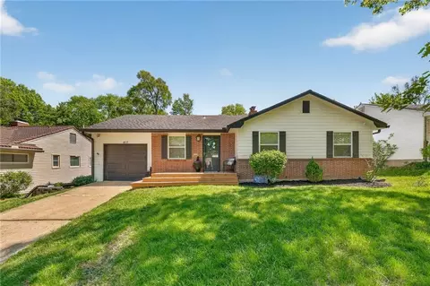 8117 Summit St, Kansas City, MO 64114