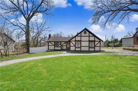 505 E 97th St, Kansas City, MO 64131