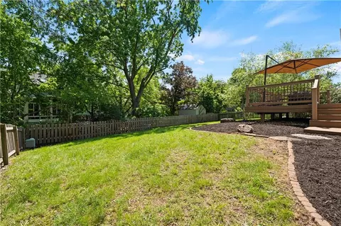 Exterior - 9413 Hall Dr, Lenexa, KS 66219 photo 3 of 4