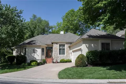 9118 Walmer St, Overland Park, KS 66212