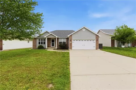 715 Iron Horse Dr, Warrensburg, MO 64093