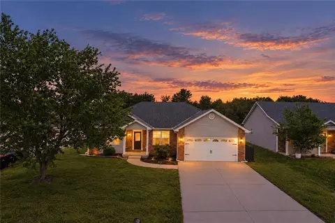 715 Iron Horse Dr, Warrensburg, MO 64093