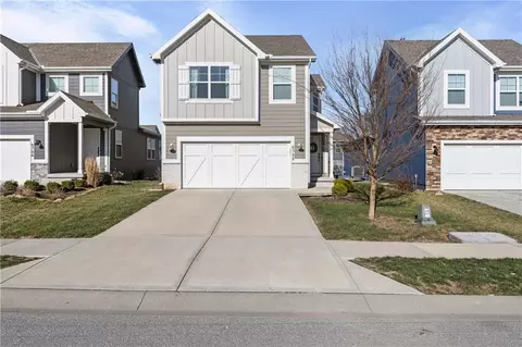 8788 SW 9th St, Blue Springs, MO 64064