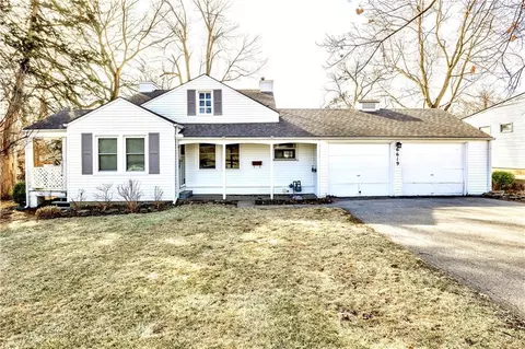 6619 W 77th Ter, Overland Park, KS 66204