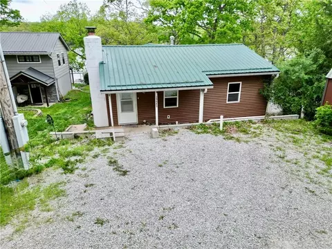 29645 Turkey Creek Dr, Edwards, MO 65326