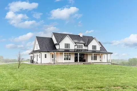 22852 Dempsey Rd, Leavenworth, KS 66048