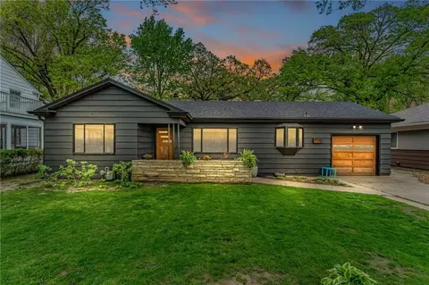 1506 University Dr, Lawrence, KS 66044