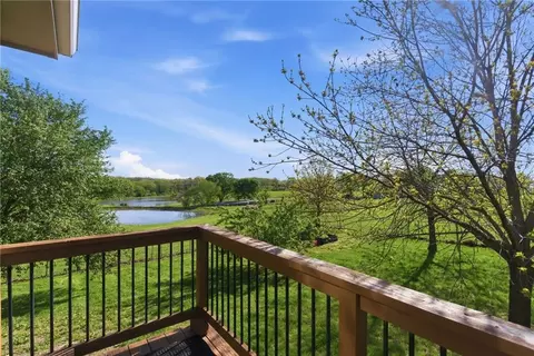 3910 Carter Dr, Smithville, MO 64089