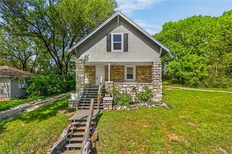 5424 Bellefontaine Ave, Kansas City, MO 64130