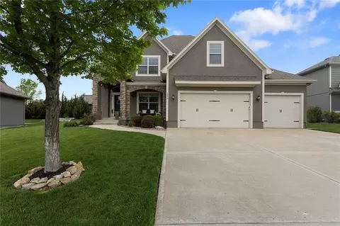 1809 NE Parks Summit Blvd, Lees Summit, MO 64064
