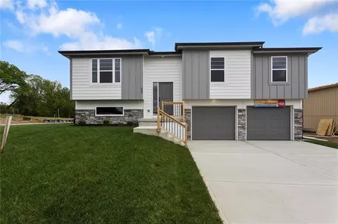 21104 E 6th Ter, Independence, MO 64056