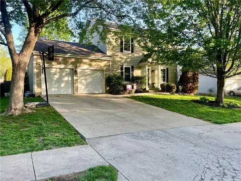 15444 S Wyandotte Dr, Olathe, KS 66062