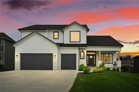 5831 Mccormick Pl, Shawnee, KS 66226