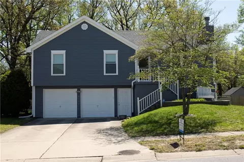 2113 N York Rd, Independence, MO 64058
