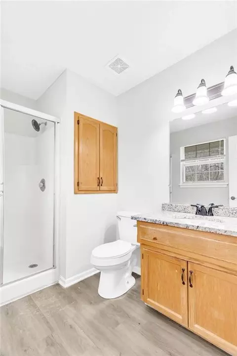 Bath - 100 N Darrowby Dr, Raymore, MO 64083 photo 2 of 3