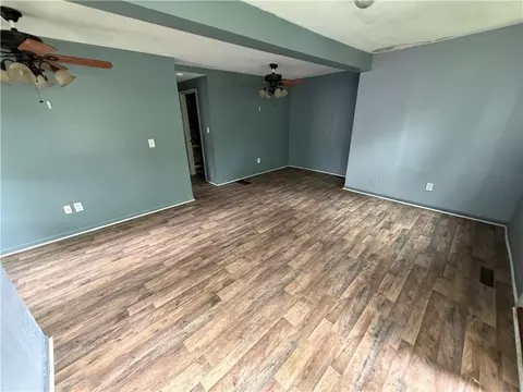 Living - 326 N Cedar Ave, Independence, MO 64053 photo 2 of 3