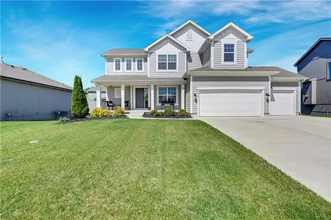 18918 Ocheltree St, Spring Hill, KS 66083