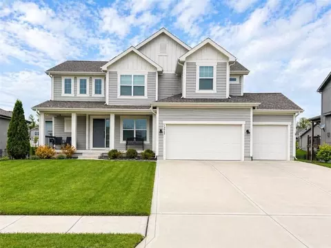 18918 Ocheltree St, Spring Hill, KS 66083