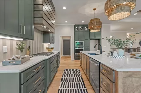 Kitchen - 4316 NE Hideaway Dr, Lees Summit, MO 64064 photo 5 of 8