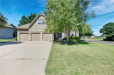 19480 W 207th Ter, Spring Hill, KS 66083