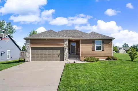 1000 Kathys Ct, Baldwin City, KS 66006