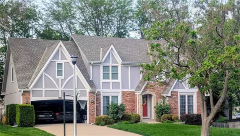 12135 Farley St, Overland Park, KS 66213