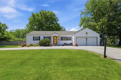 1001 N Walker St, Olathe, KS 66061
