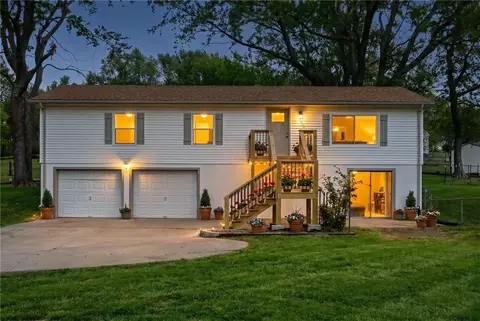 1801 N Davidson Rd, Independence, MO 64058