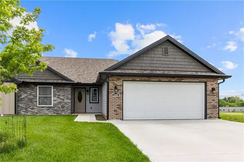 2805 Robbie Ln, Sedalia, MO 65301